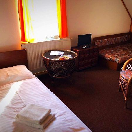 Hostinec Selsky Dvur Hotell Zbiroh Exteriör bild