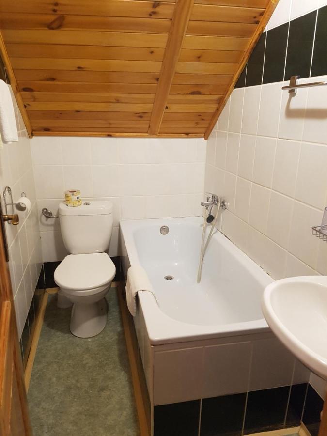 Hostinec Selsky Dvur Zbiroh Exteriör bild
