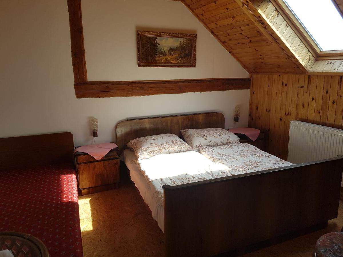 Hostinec Selsky Dvur Hotell Zbiroh Exteriör bild