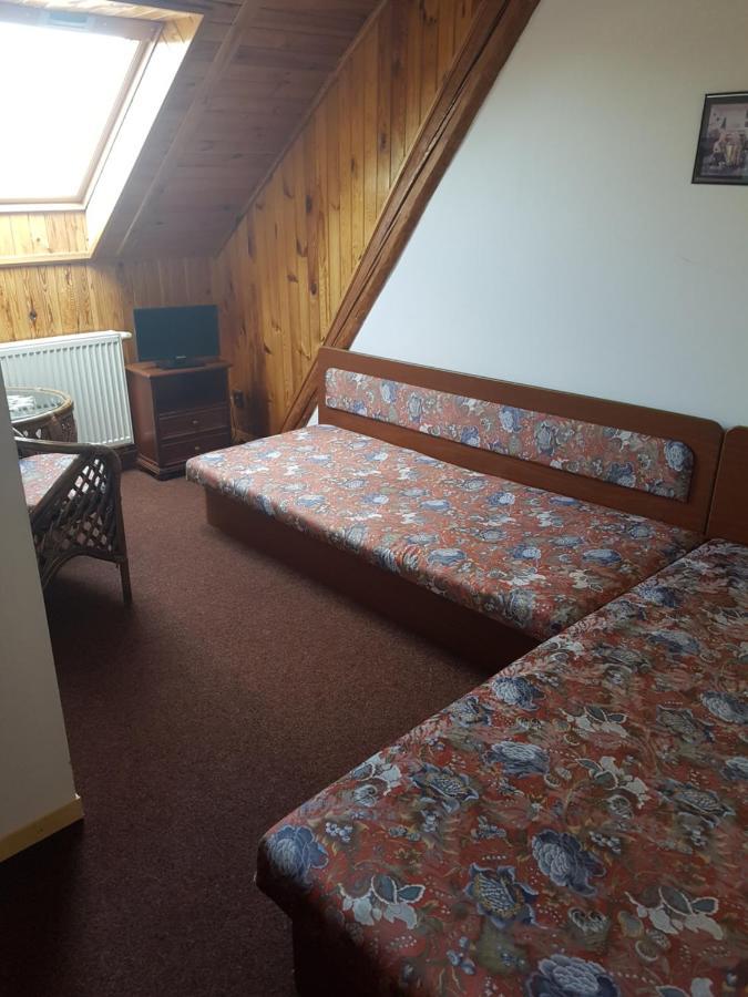 Hostinec Selsky Dvur Hotell Zbiroh Exteriör bild