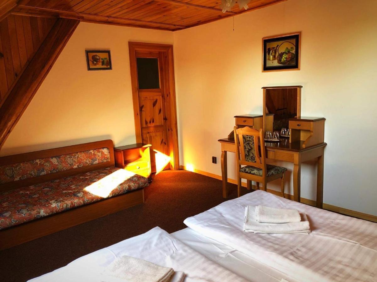 Hostinec Selsky Dvur Zbiroh Exteriör bild