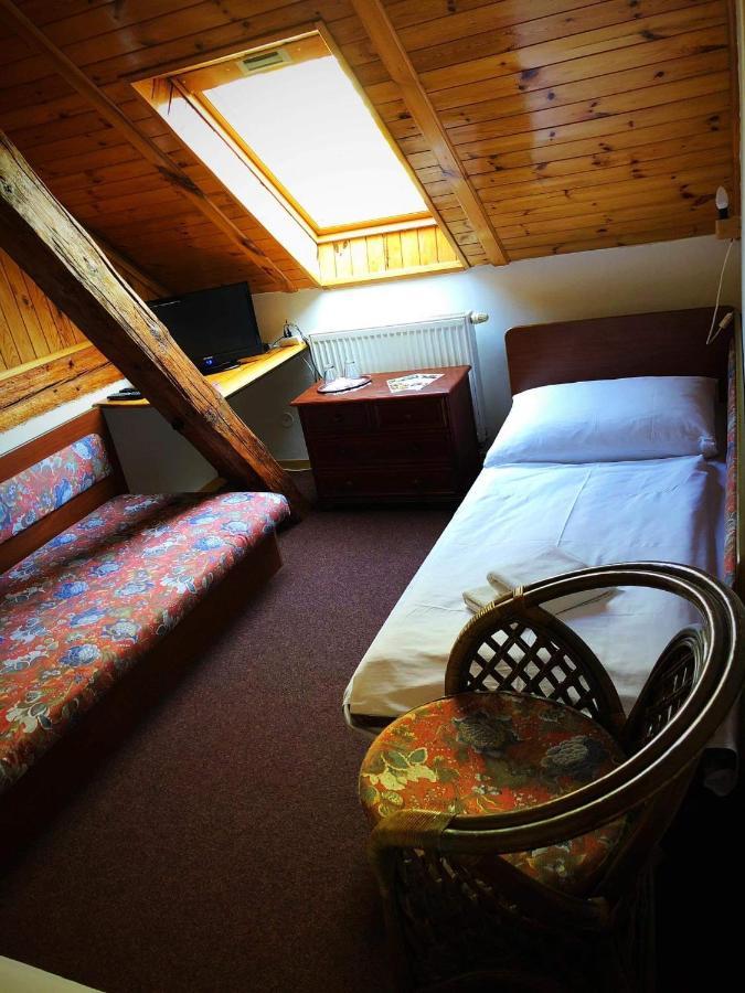 Hostinec Selsky Dvur Zbiroh Exteriör bild