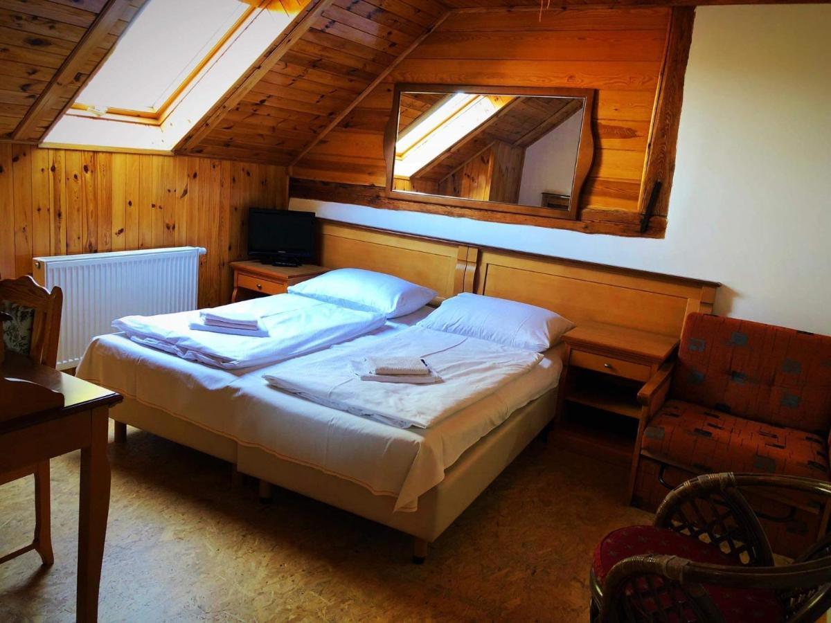 Hostinec Selsky Dvur Zbiroh Exteriör bild
